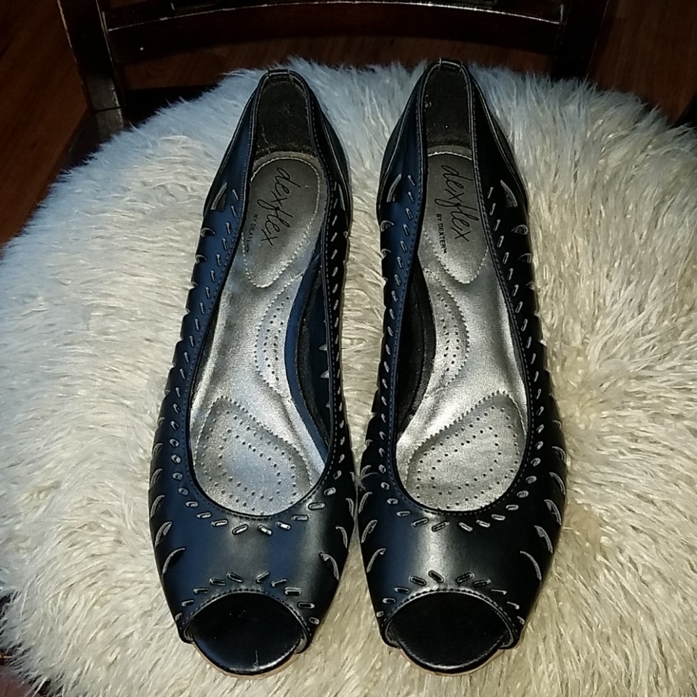 Open toe black wedges